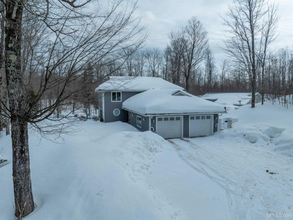 E9915 Old Indiantown Road, Munising Twp, MI 49862