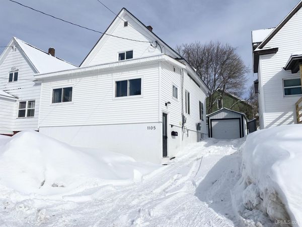 1105 Cottage Row, Hancock, MI 49930