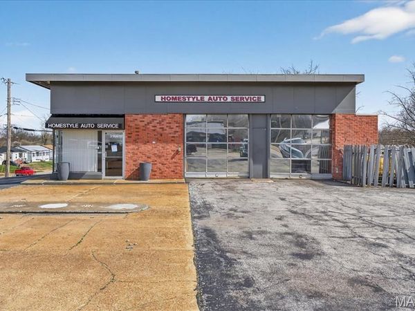 3166 Ashby Road , St Ann, MO 63074