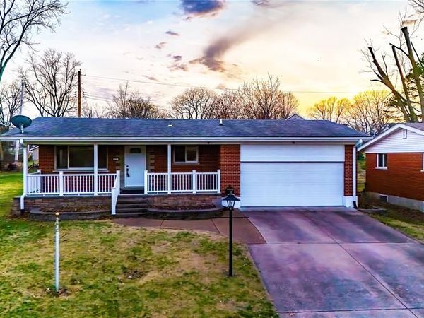 576 Clager Drive, Mehlville, MO 63125