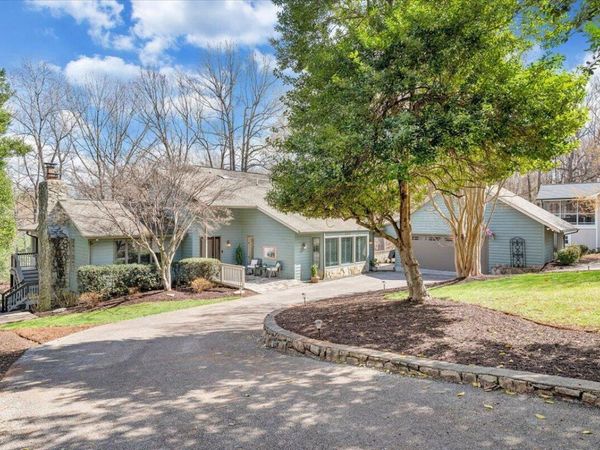 406 Anchor DR, Moneta, VA 24121