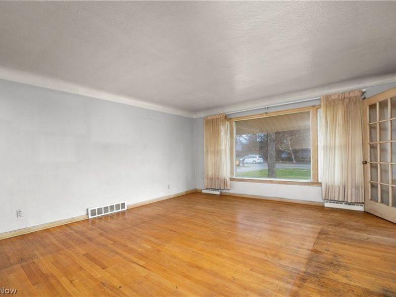 289 Richmond Rd., Richmond Heights, OH 44143 Photo 2