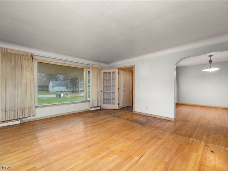 289 Richmond Rd., Richmond Heights, OH 44143 Photo 3