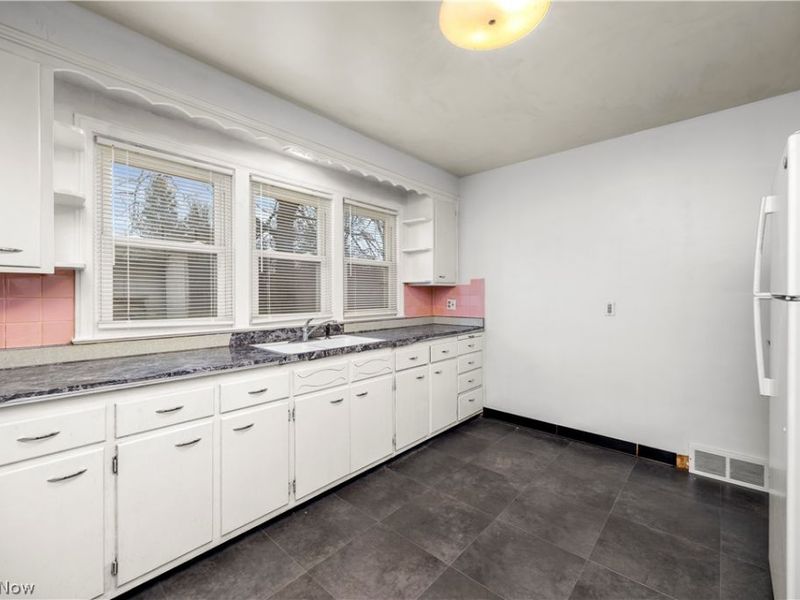 289 Richmond Rd., Richmond Heights, OH 44143 Photo 6