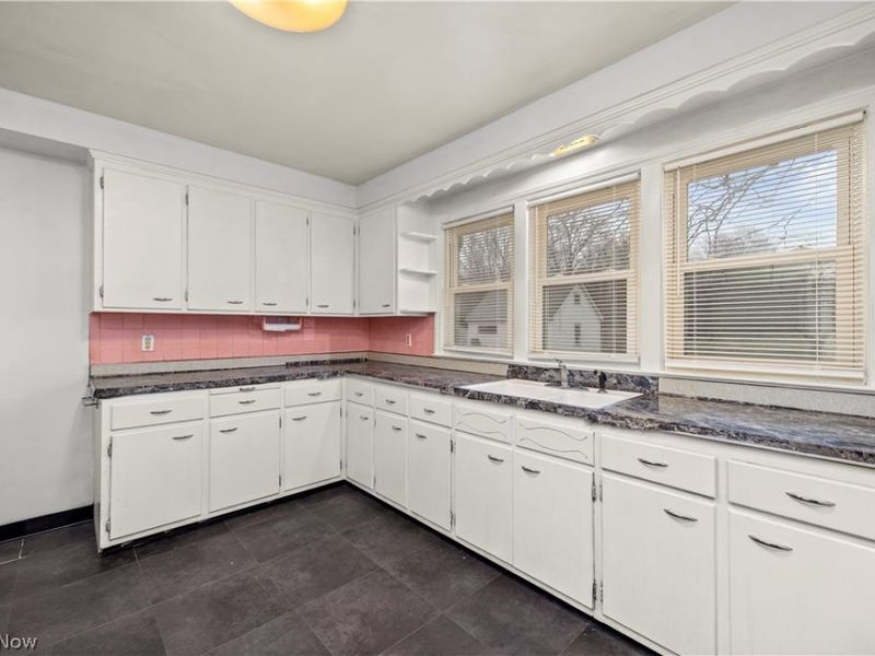 289 Richmond Rd., Richmond Heights, OH 44143 Photo 7