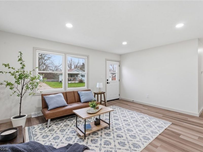 176 Grace Avenue , Barberton, OH 44203 Photo 5