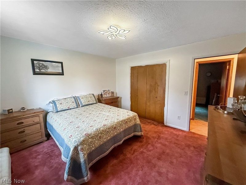 284 Old Oak Drive, Cortland, OH 44410 Photo 14