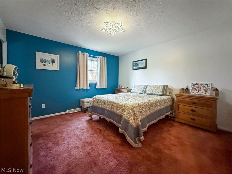 284 Old Oak Drive, Cortland, OH 44410 Photo 16