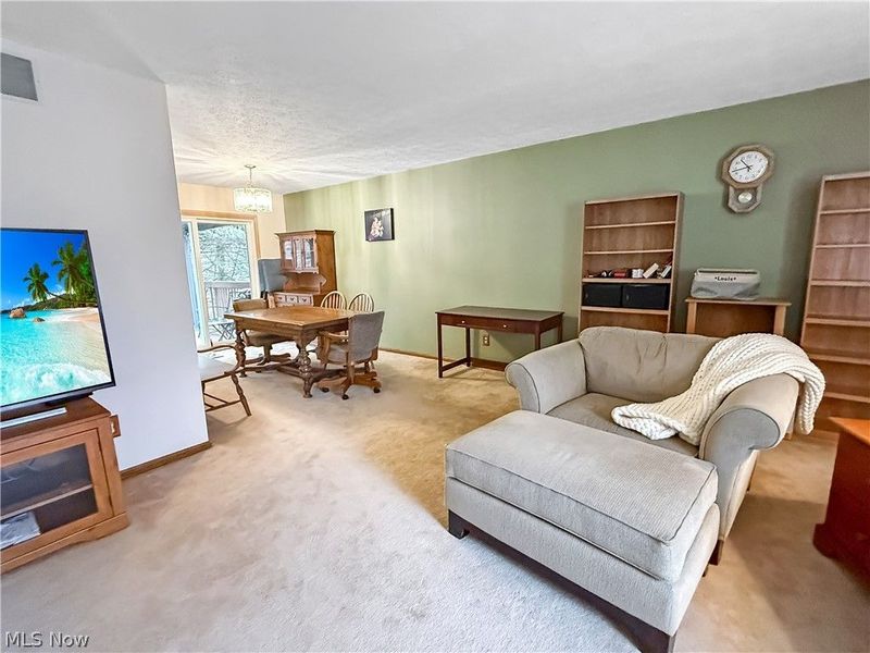 284 Old Oak Drive, Cortland, OH 44410 Photo 7