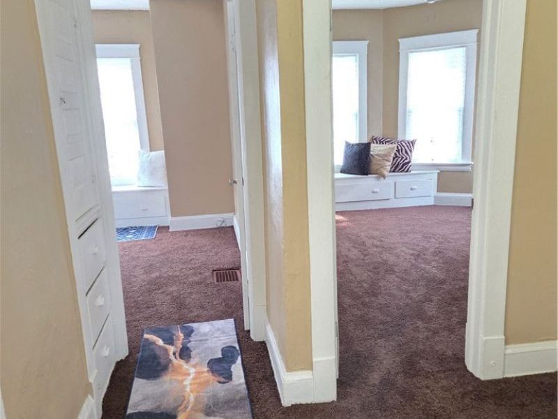 9006 Columbia Avenue, Cleveland, OH 44108 Photo 16