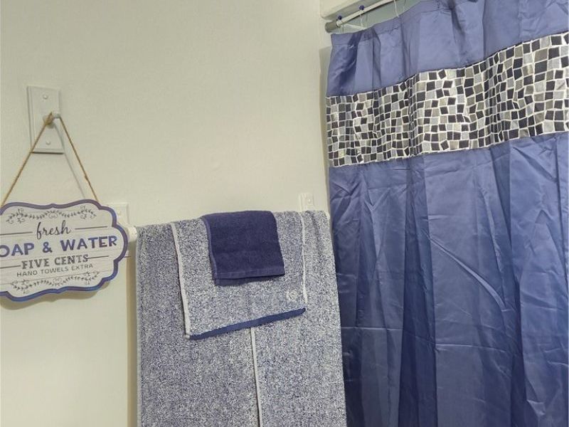 9006 Columbia Avenue, Cleveland, OH 44108 Photo 18