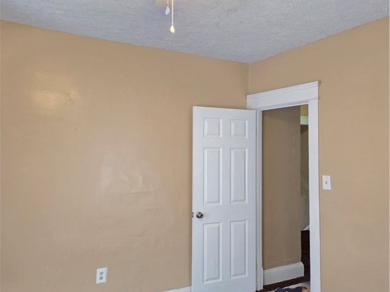 9006 Columbia Avenue, Cleveland, OH 44108 Photo 22