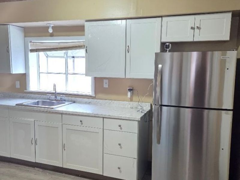 9006 Columbia Avenue, Cleveland, OH 44108 Photo 3