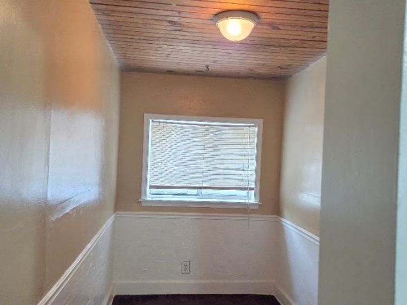 9006 Columbia Avenue, Cleveland, OH 44108 Photo 5