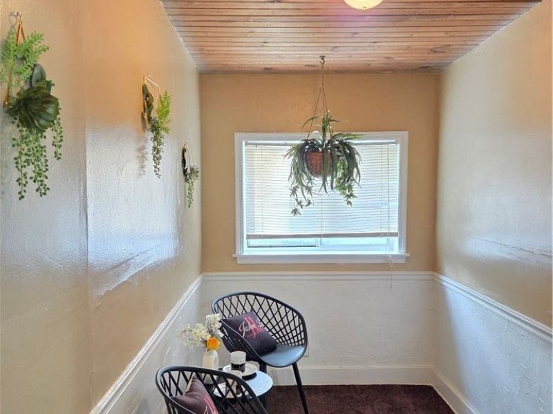 9006 Columbia Avenue, Cleveland, OH 44108 Photo 6