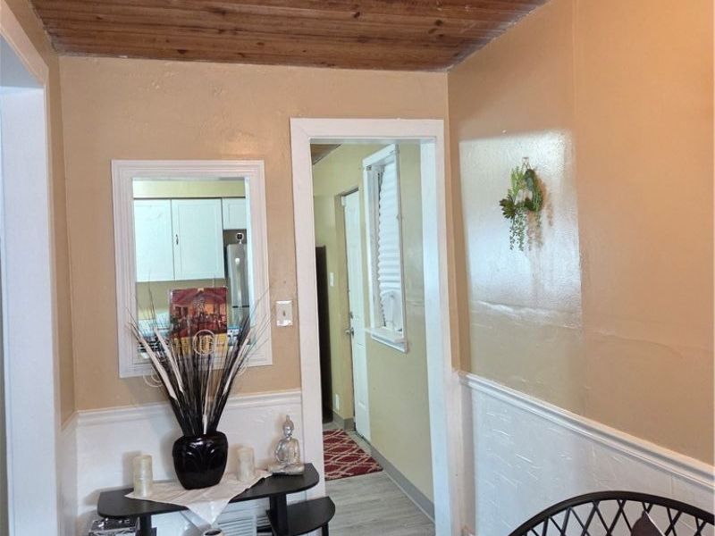 9006 Columbia Avenue, Cleveland, OH 44108 Photo 7