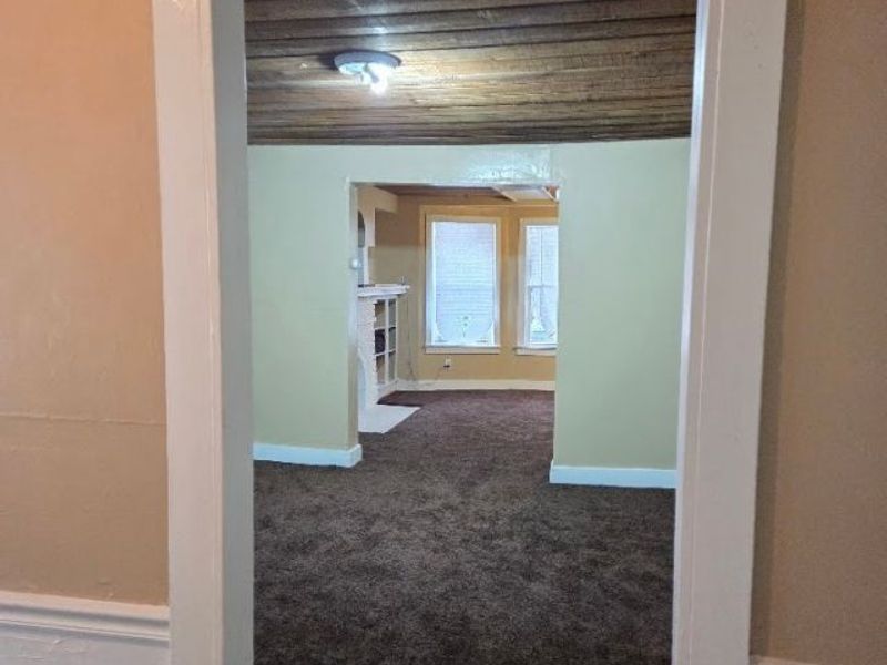 9006 Columbia Avenue, Cleveland, OH 44108 Photo 8