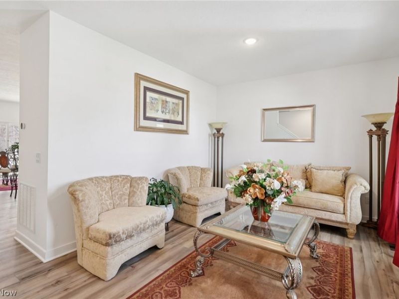 110 Harvest Way, Elyria, OH 44035 Photo 3