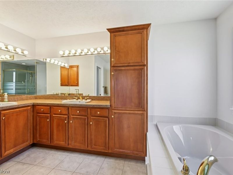 116 Squires Lane, Chardon, OH 44024 Photo 14