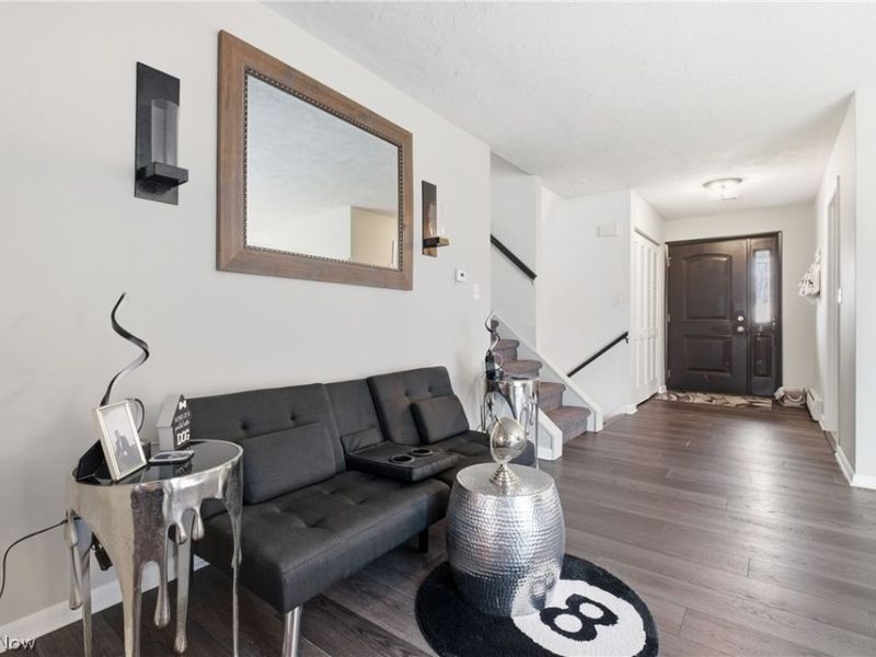 5227 Clovelly Drive , Lorain, OH 44053 Photo 5