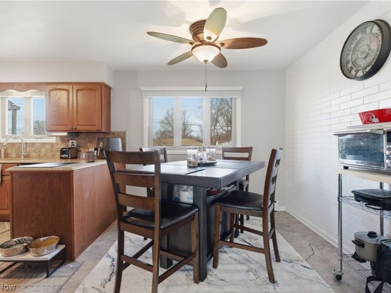 5227 Clovelly Drive , Lorain, OH 44053 Photo 9