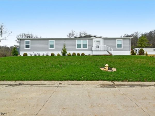 2706 Barn Drive SW, Canton, OH 44706