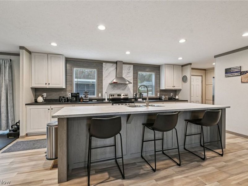 2706 Barn Drive SW, Canton, OH 44706 Photo 4