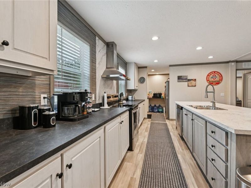 2706 Barn Drive SW, Canton, OH 44706 Photo 8