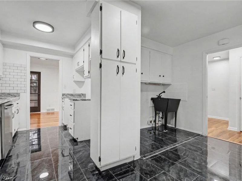 6321 Barton Road, North Olmsted, OH 44070 Photo 15