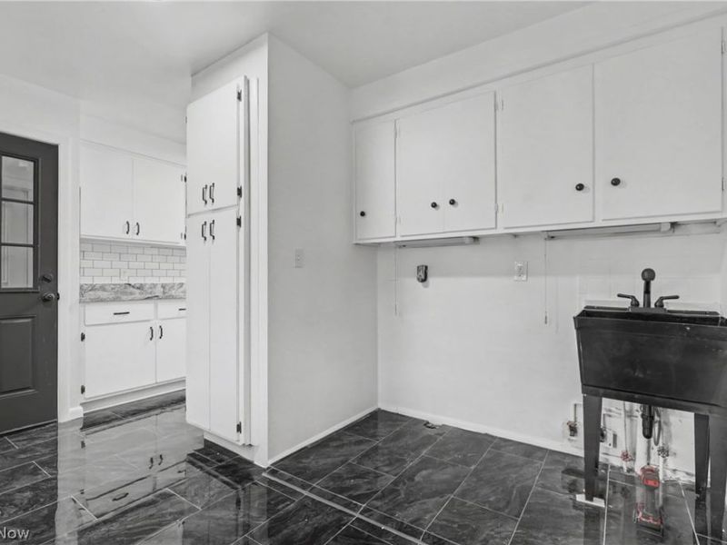 6321 Barton Road, North Olmsted, OH 44070 Photo 17