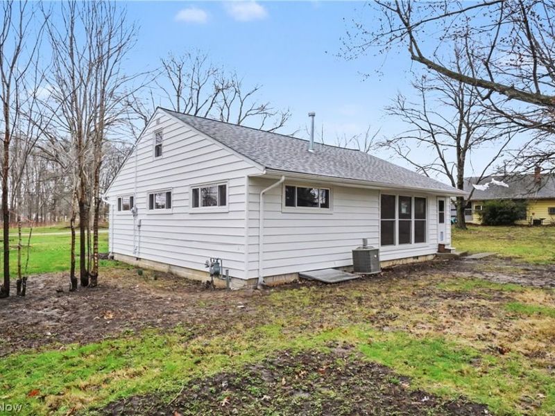 6321 Barton Road, North Olmsted, OH 44070 Photo 4