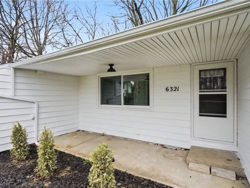 6321 Barton Road, North Olmsted, OH 44070 Photo 6