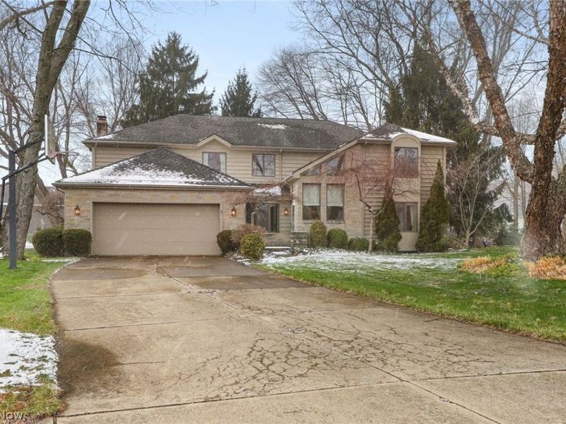 31002 Arlington Circle, Bay Village, OH 44140 Photo 1