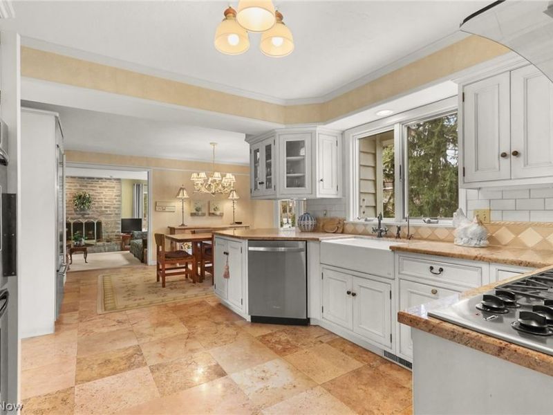 31002 Arlington Circle, Bay Village, OH 44140 Photo 10