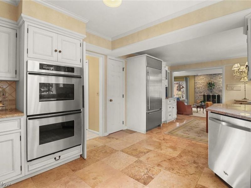 31002 Arlington Circle, Bay Village, OH 44140 Photo 11