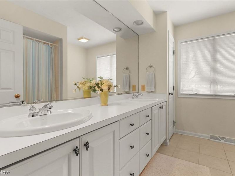 31002 Arlington Circle, Bay Village, OH 44140 Photo 28