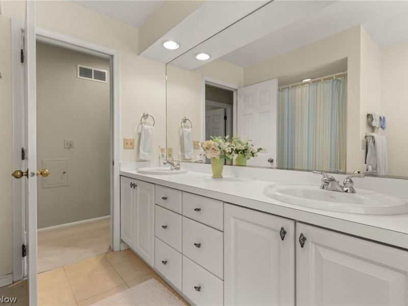 31002 Arlington Circle, Bay Village, OH 44140 Photo 29