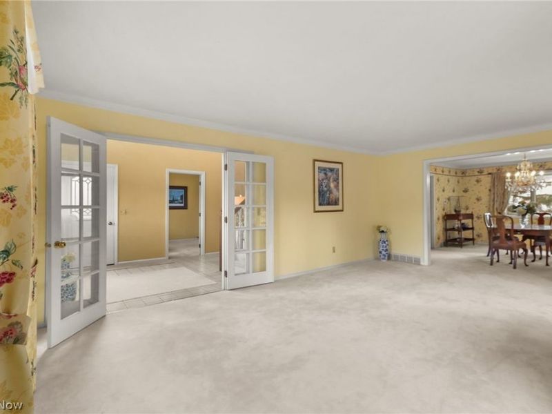 31002 Arlington Circle, Bay Village, OH 44140 Photo 4