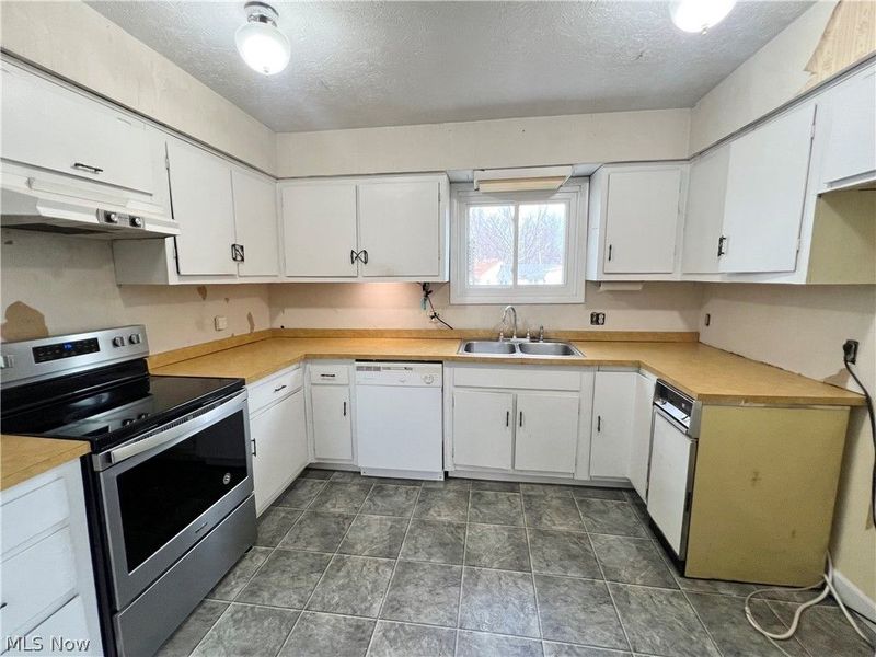 1344 Waverly Road, Eastlake, OH 44095 Photo 4