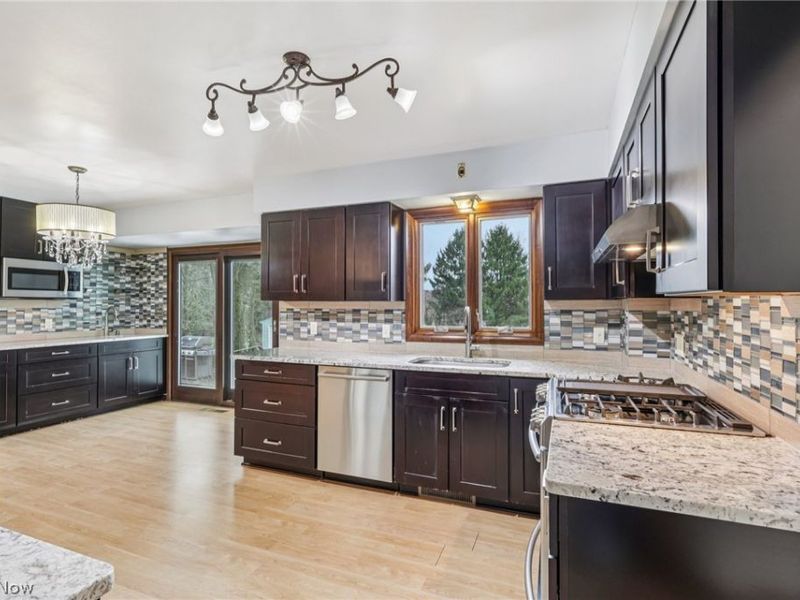 1282 Ledgewood Drive, Akron, OH 44333 Photo 6