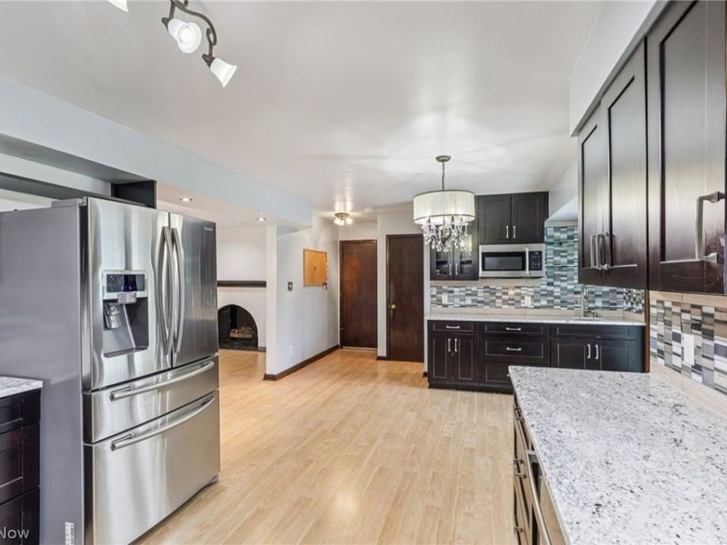 1282 Ledgewood Drive, Akron, OH 44333 Photo 7