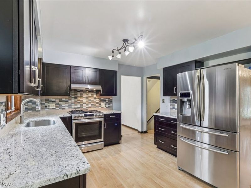 1282 Ledgewood Drive, Akron, OH 44333 Photo 9