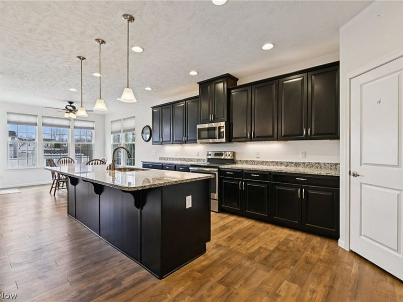 31865 Suncrest Circle, North Ridgeville, OH 44039 Photo 7