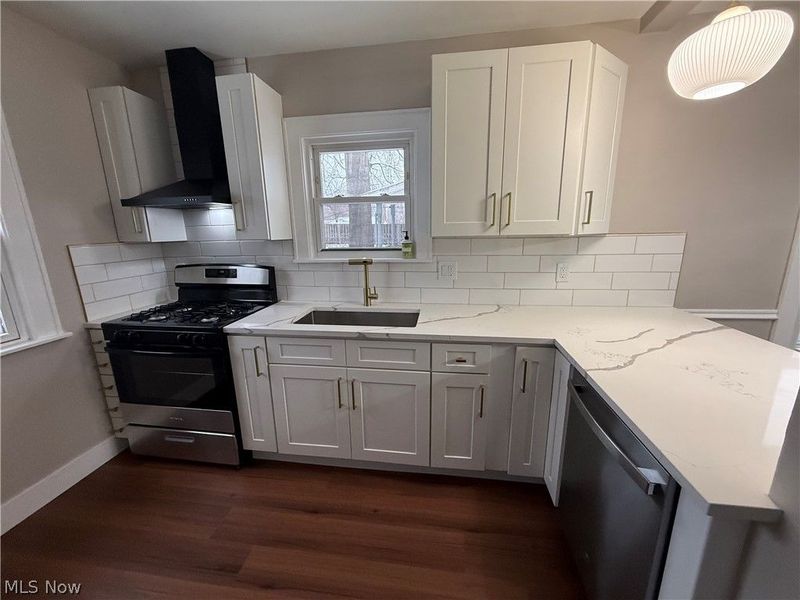 12403 Park Knoll Drive, Garfield Heights, OH 44125 Photo 11