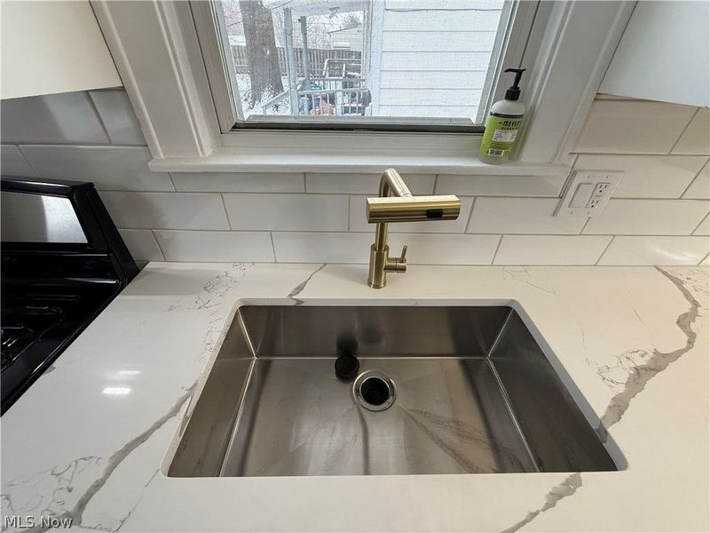 12403 Park Knoll Drive, Garfield Heights, OH 44125 Photo 13