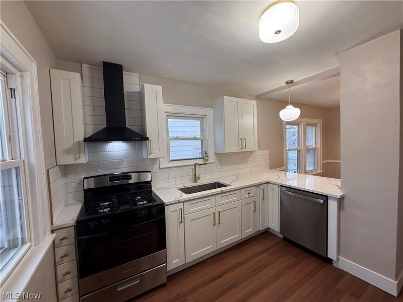 12403 Park Knoll Drive, Garfield Heights, OH 44125 Photo 7