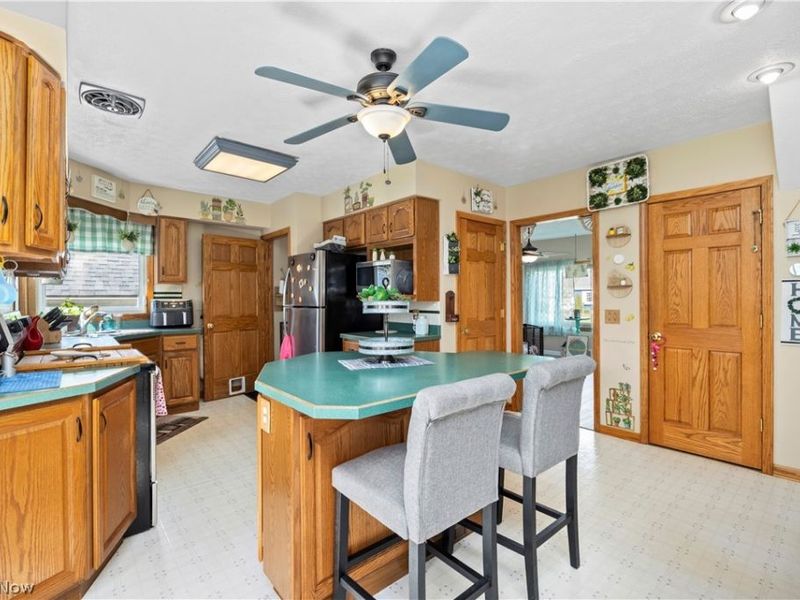 347 Ohio Street , Elyria, OH 44035 Photo 7