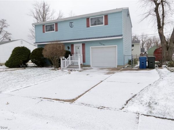 693 Idlewood Avenue , Sheffield Lake, OH 44054