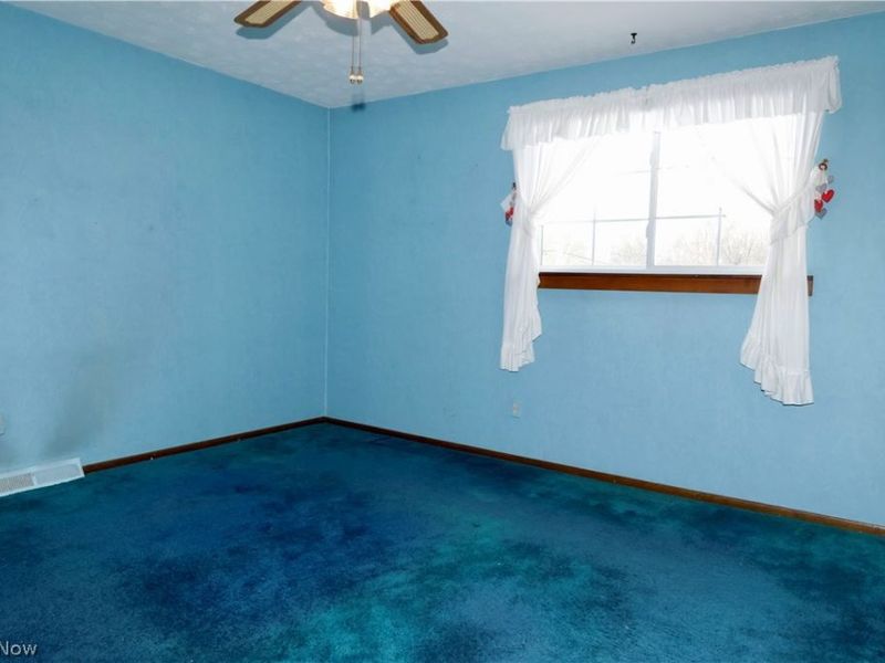 693 Idlewood Avenue , Sheffield Lake, OH 44054 Photo 10