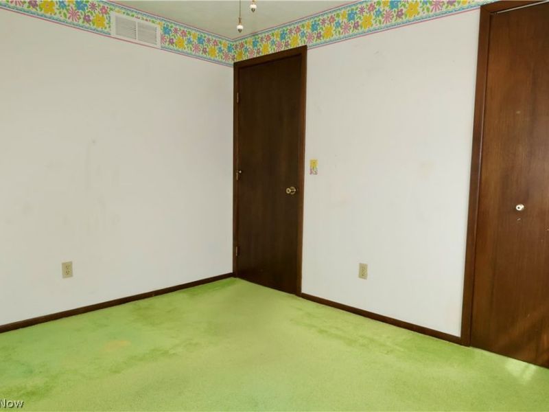 693 Idlewood Avenue , Sheffield Lake, OH 44054 Photo 11